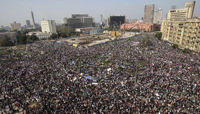 Umat Islam dan Kristen di Mesir Buka Puasa Bersama Tahrir Square