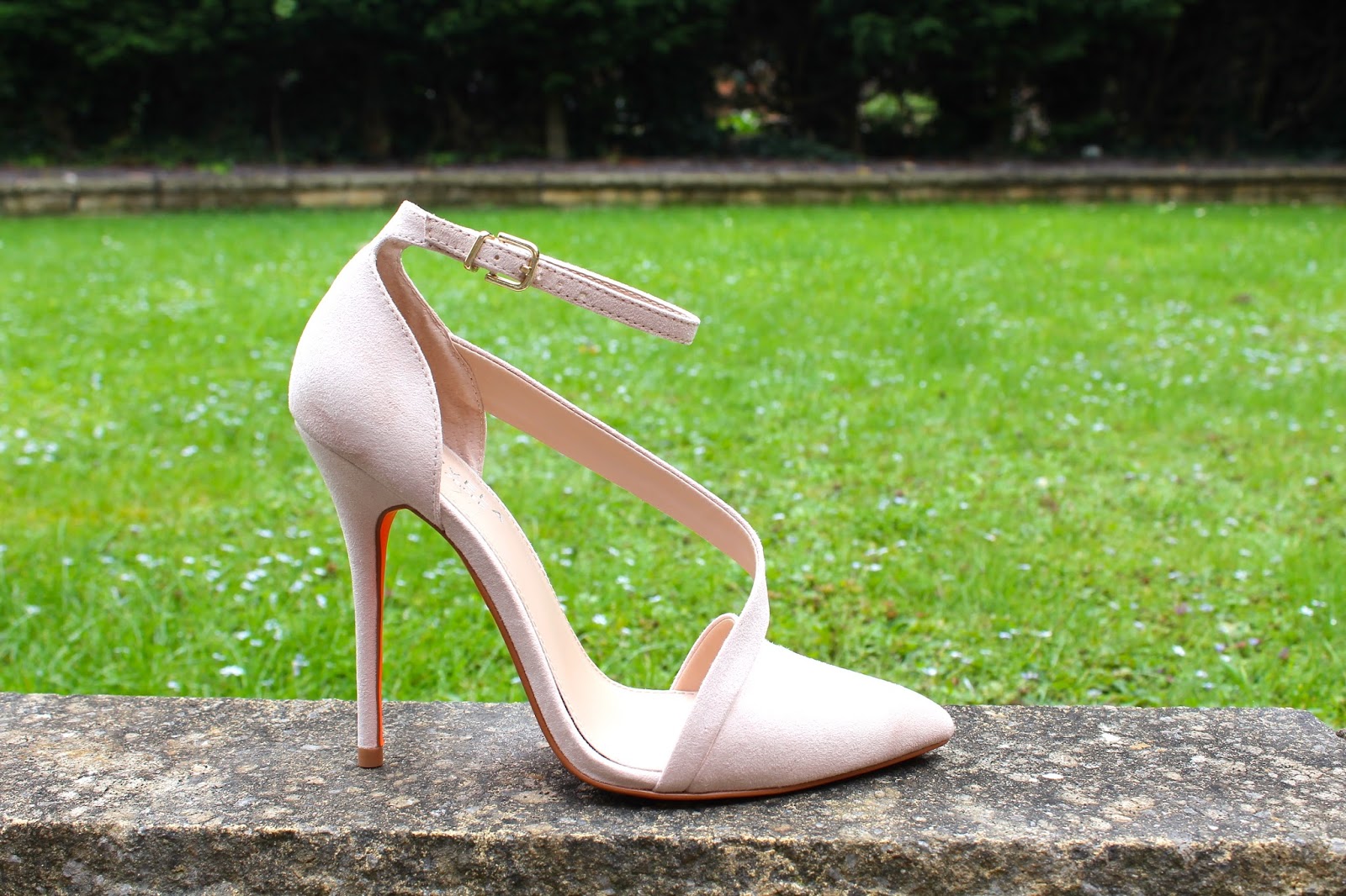 dainty wedding shoes