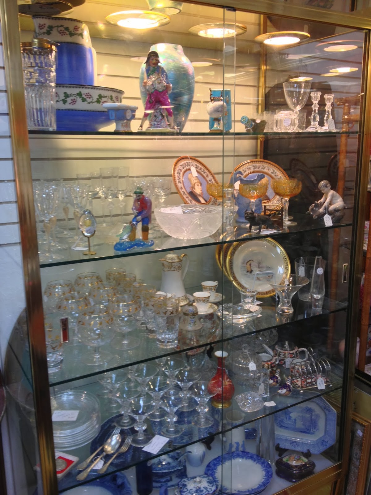 Antiques, Art, and Collectibles Antiques Mall