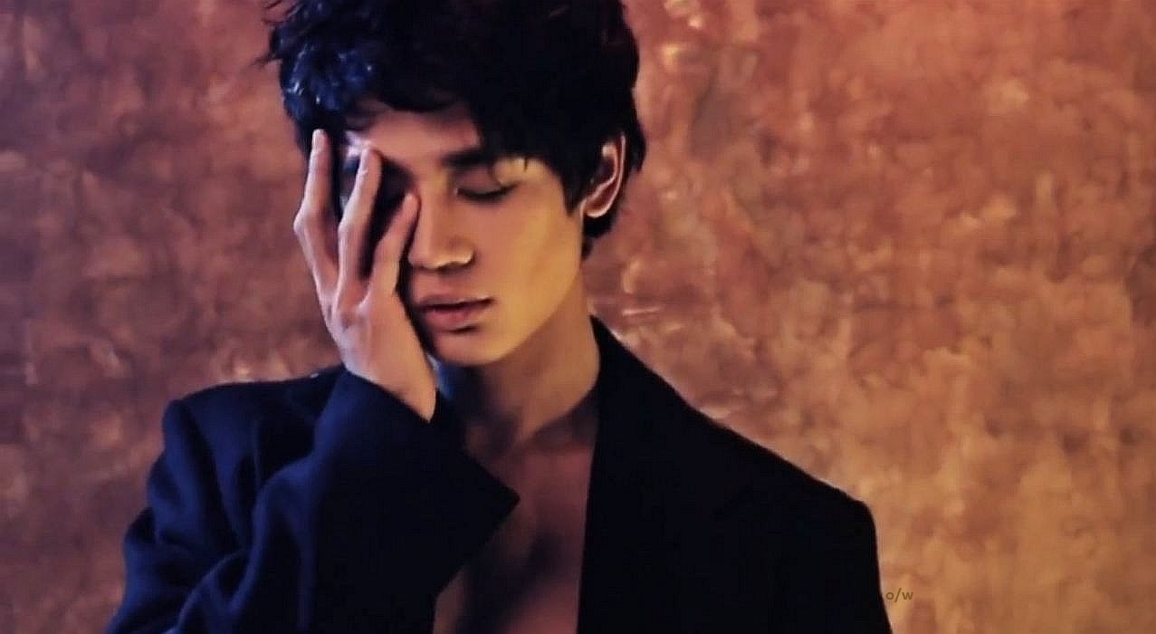 Oddness/Weirdness: SHINee's Minho is Hot As Hell in W Korea's December
