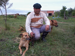 Flacucho con Juan, su nuevo dueño