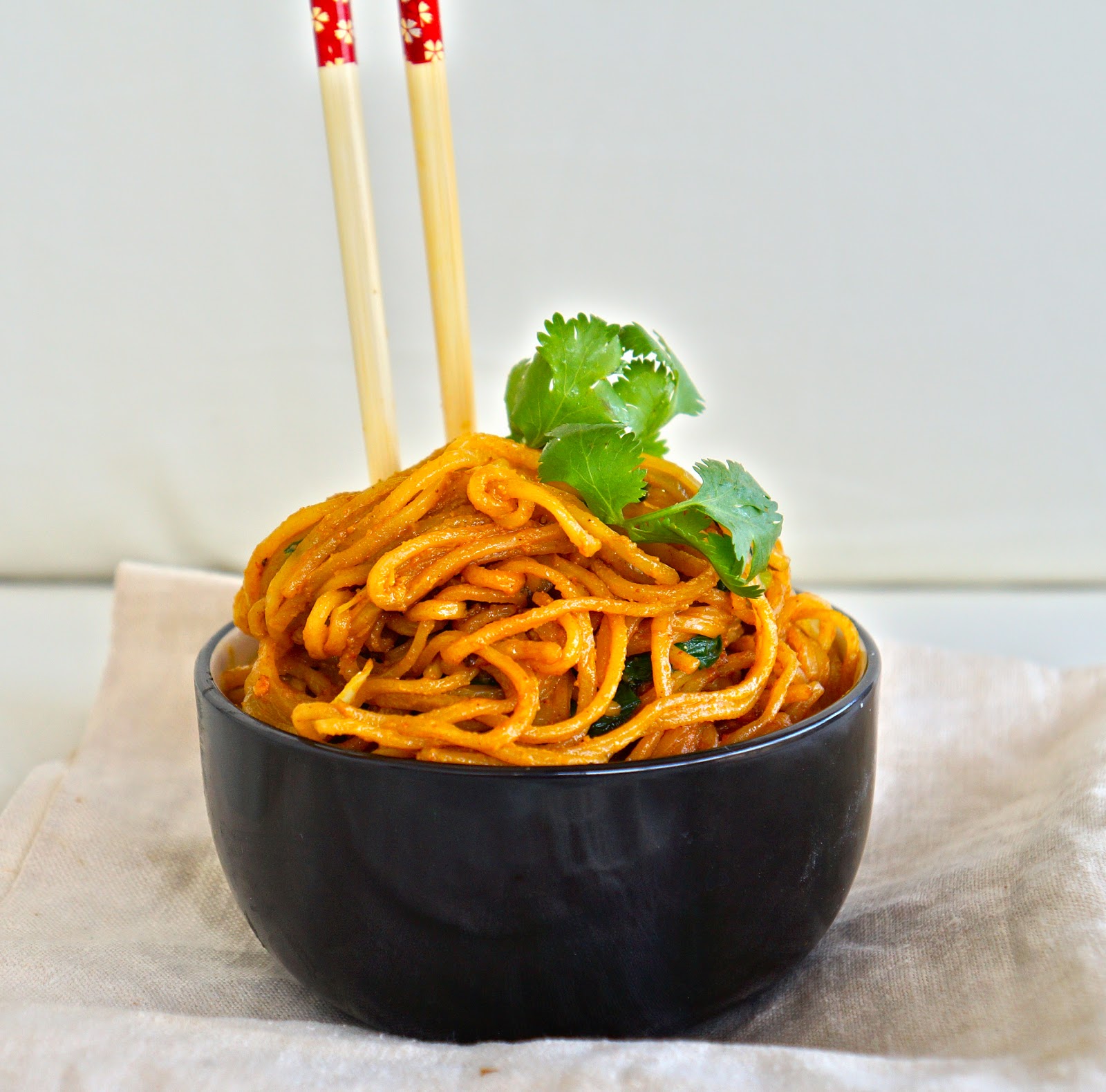 Rice noodles in peanut curry sauce