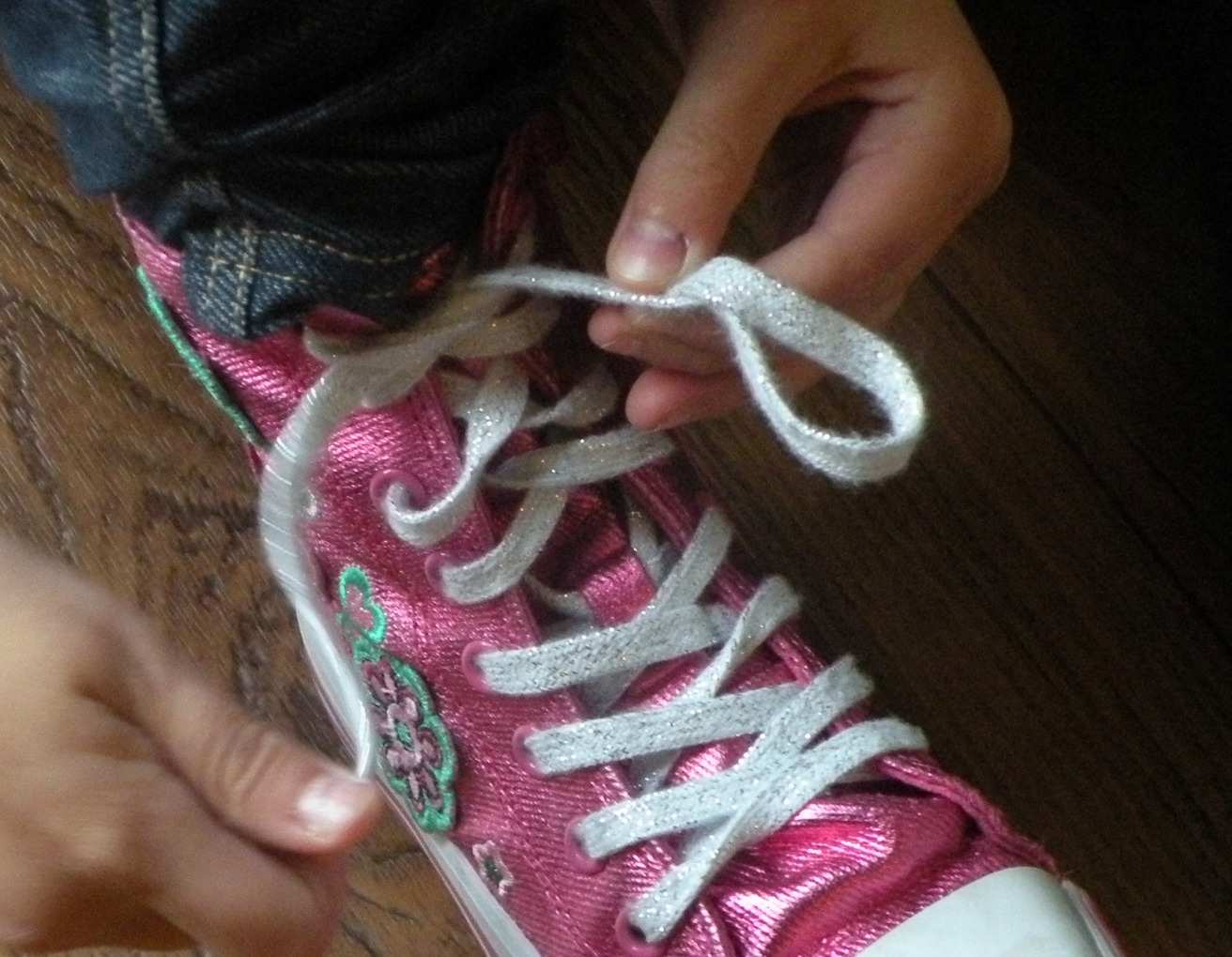 Toddler Approved!: Our Favorite Book for Tying Laces