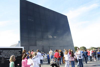 to Remember Fallen Astronaut Memorial/Space Mirror Memorial