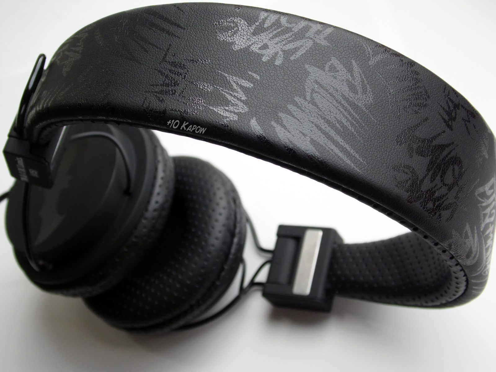 Plus10Kapow Batman 'The Dark Knight' Headphones