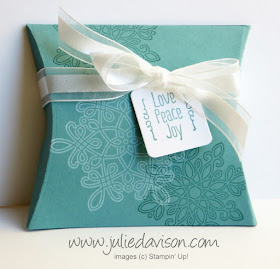Stampin' Up! Quick Gift Packaging: Snowflake Christmas Square Pillow Box with Flurry of Wishes #stampinup #christmas www.juliedavison.com