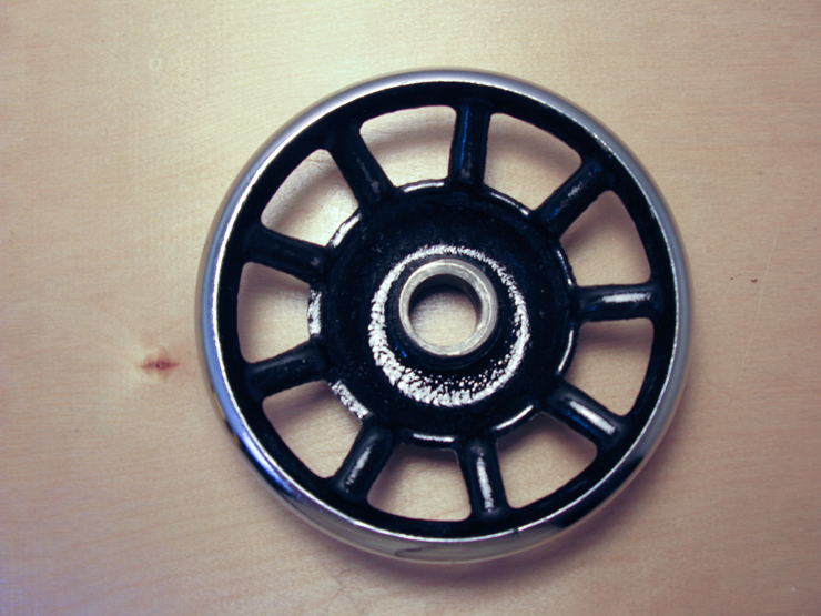 The Vintage Singer Sewing Machine Blog A Look at Spoked Handwheels