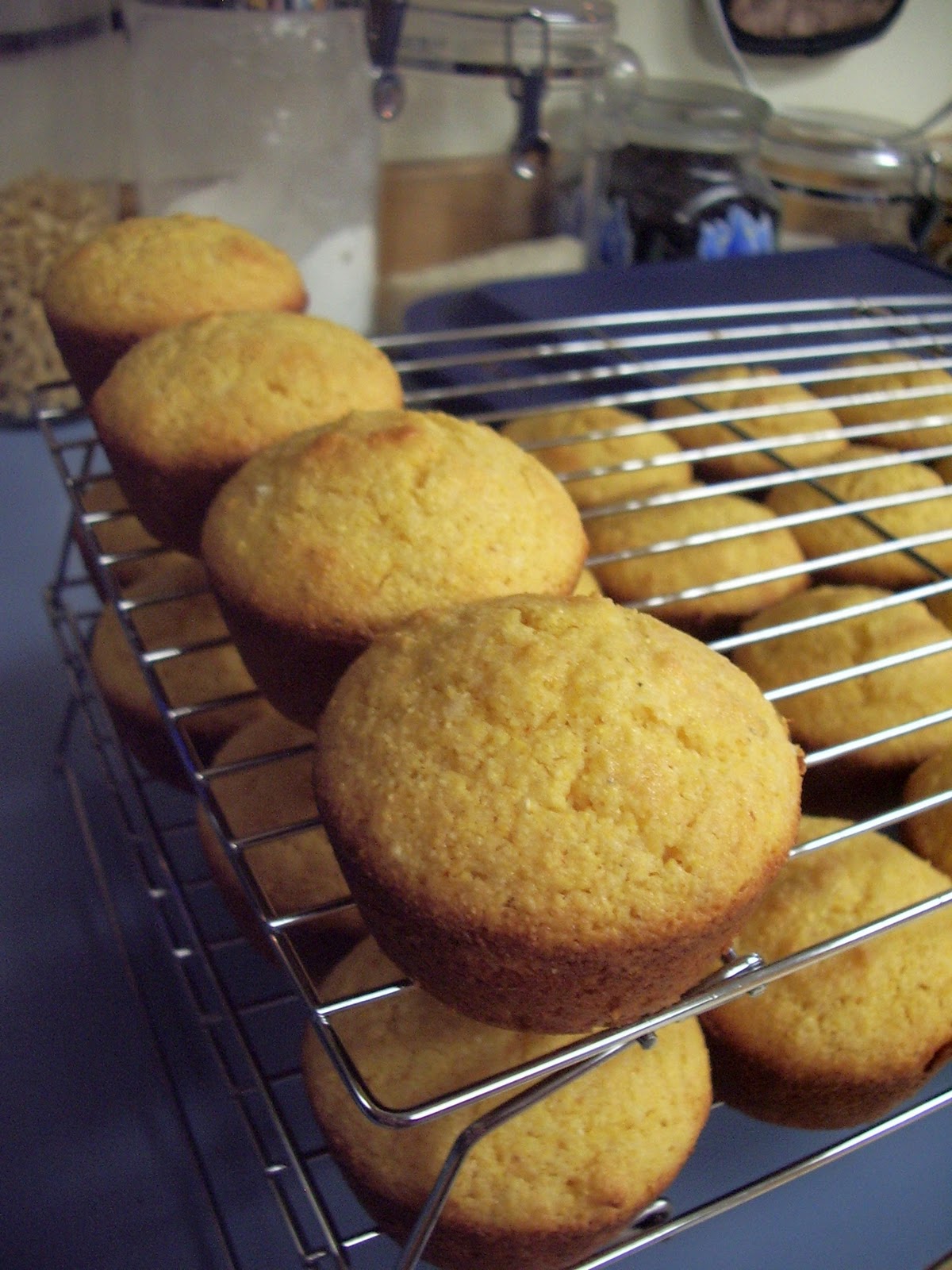 KitchenJoy Copycat Cornbread {Famous Dave's Sweet Corn Muffins}