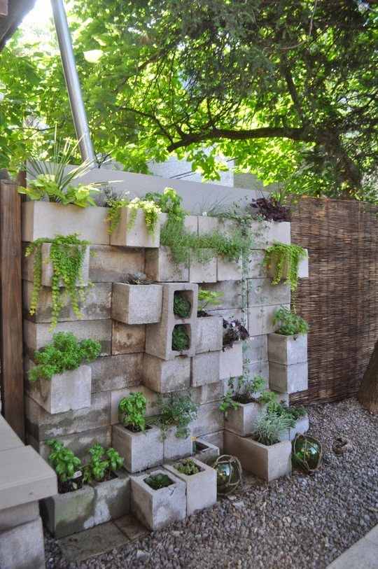 Ideas Eco: 10 maneras de utilizar bloques de cemento en tu jardín