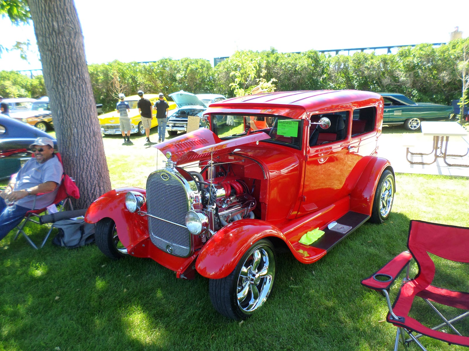 Reel Rods Inc. SHOP UPDATE Whitehall car show photos