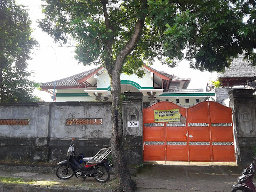 Rumah Besar Dikontrakkan - dekat SMP N 1 Tabanan