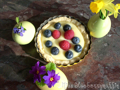 Beeren-Tartelettes mit Vanillepuddingfüllung