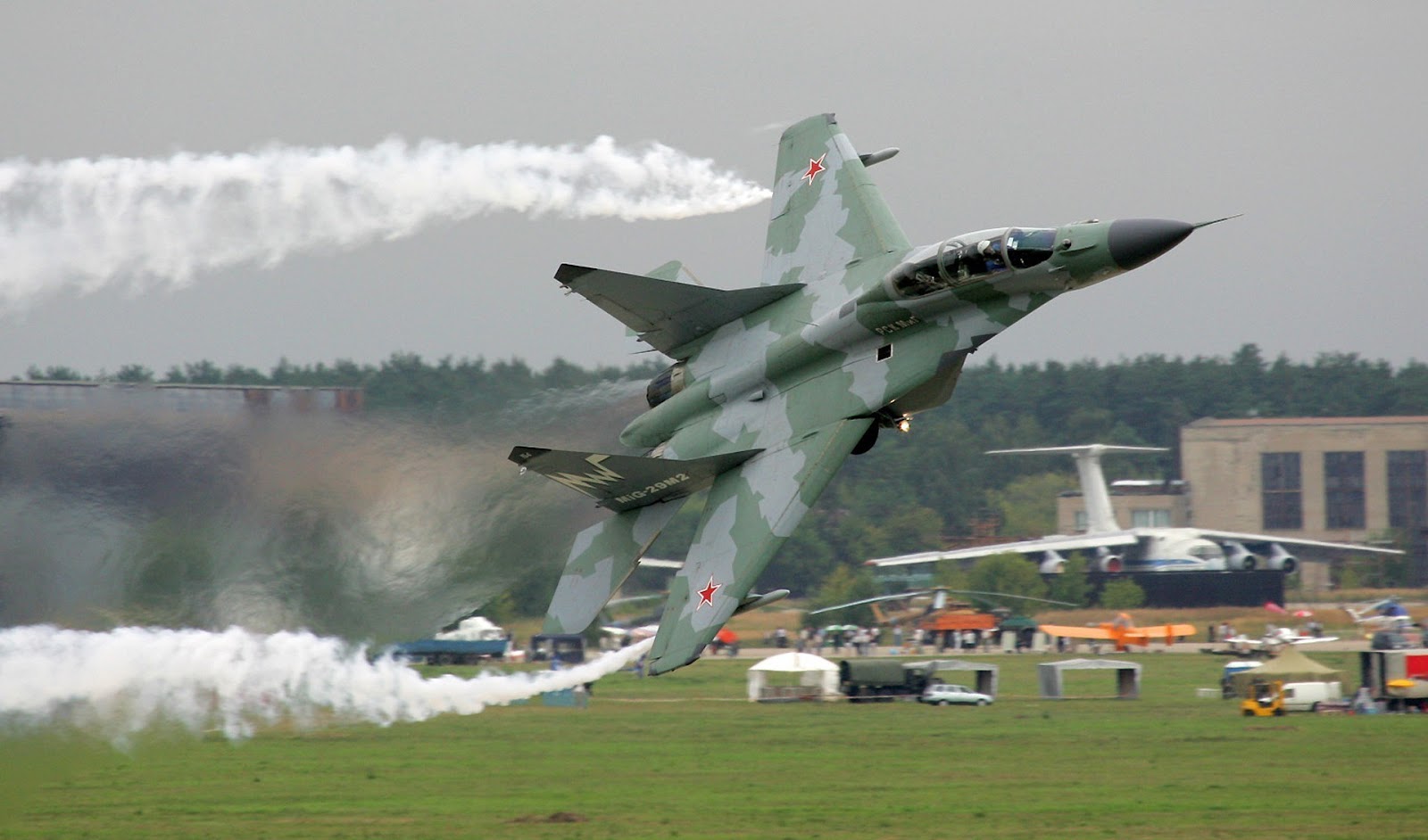 Free Wallpapers: Mikoyan MiG-29 wallpapers