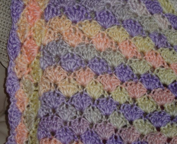 Enthusiastic crochetoholic: Crochet Pram Blanket