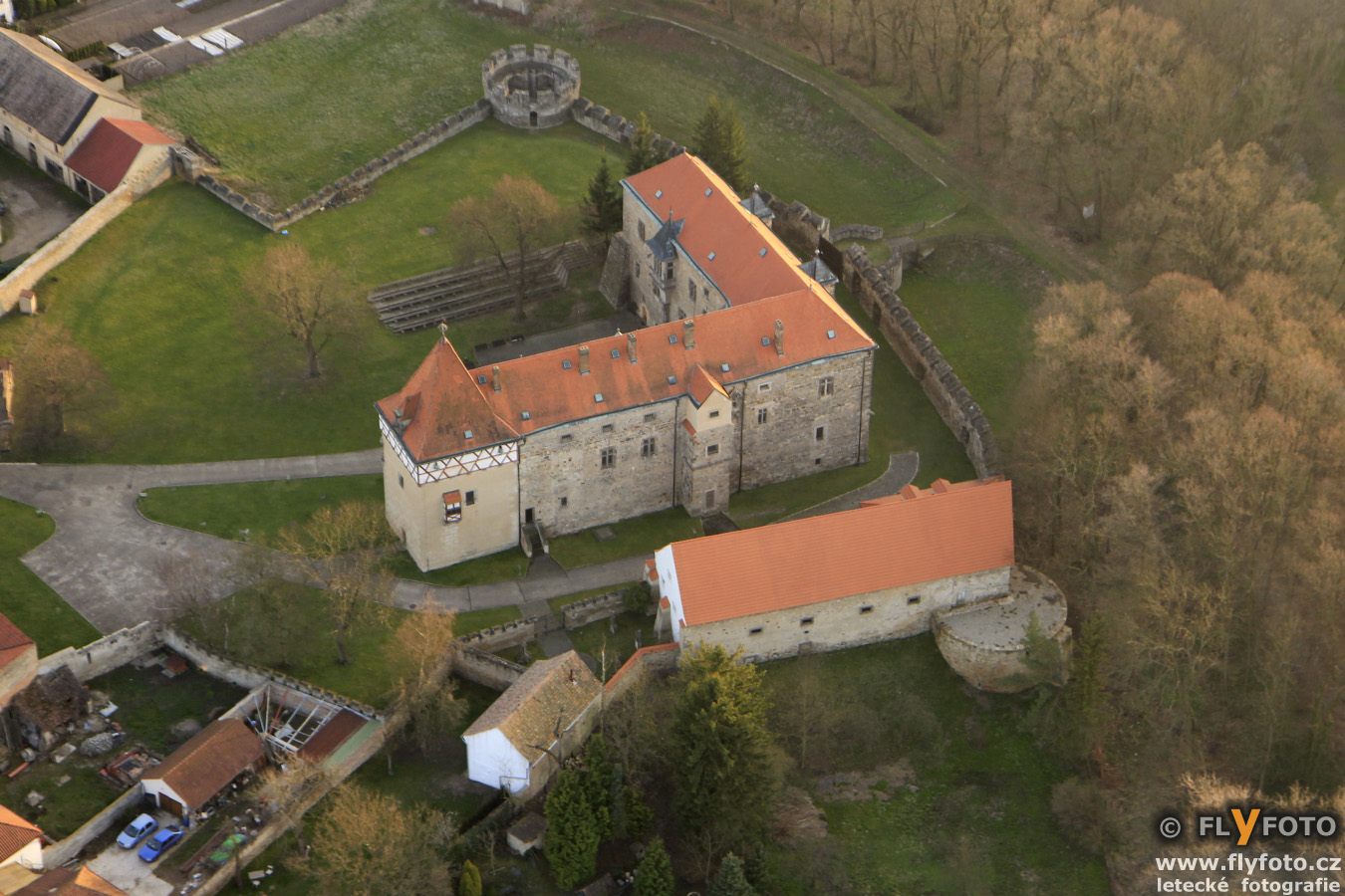 FLyFOTO letecká fotografie a video Budyně nad Ohří