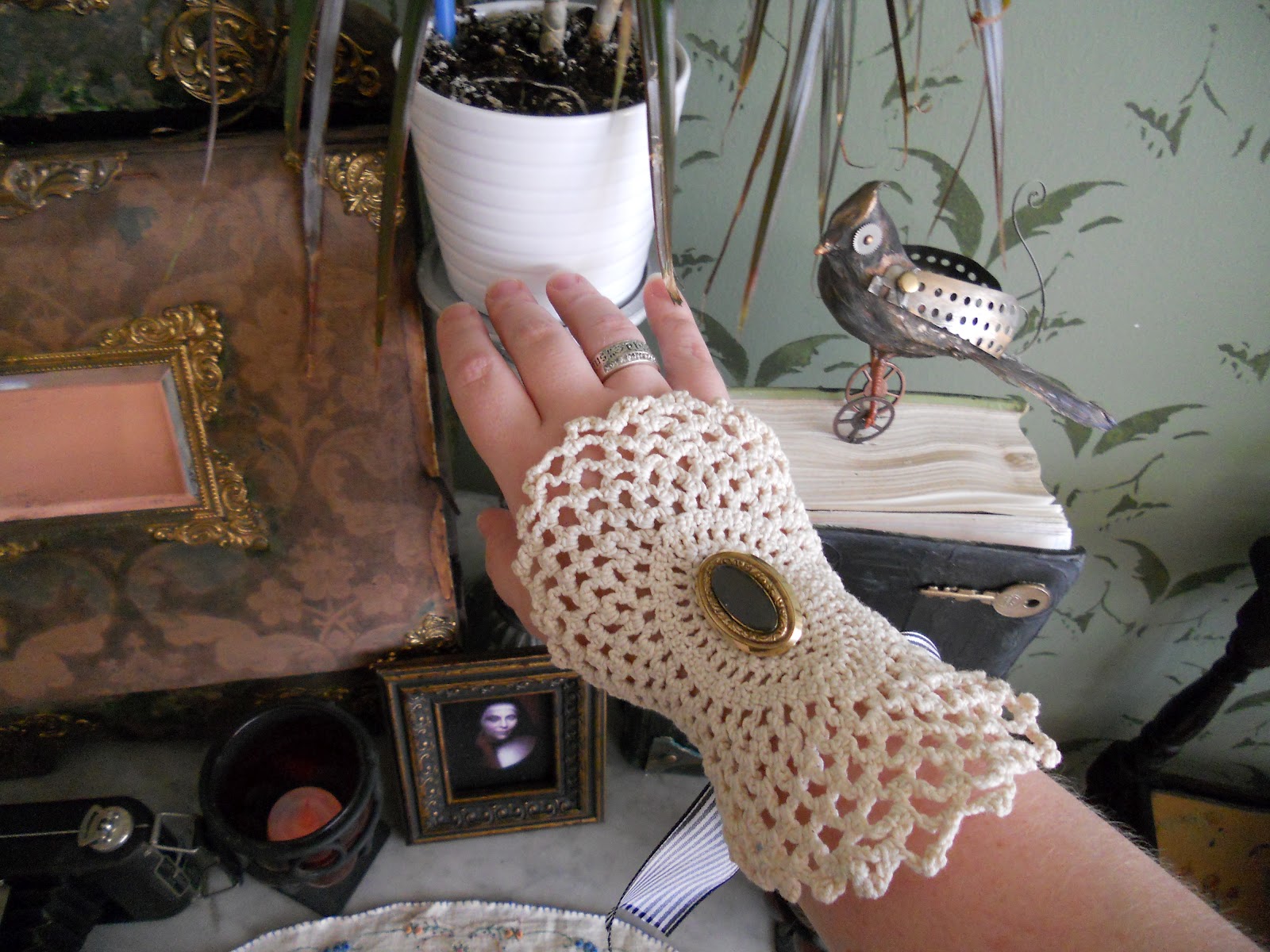 What to do with Lace Victorian cuffs Cheryl Sleboda Textiles. Technology. Texture. Teacher.