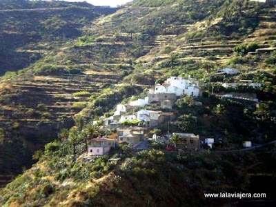 El Caserío de Masca, suspendido en el barranco, ejemplo de arquitectura popular Caserio Masca, Tenerife, Canarias