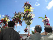 L'église de São Bras de Alportel avant l'arrivée de la procession du . tochas floridas