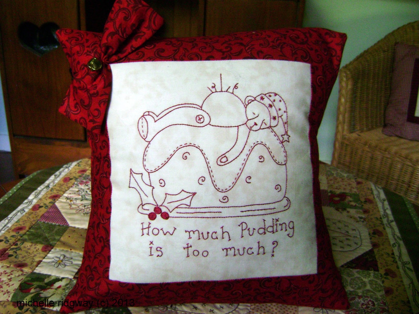 PUDDING TED CUSHION PATTERN