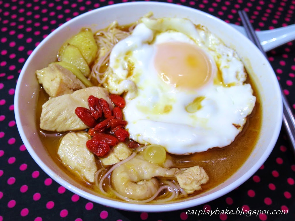 猫兒的天空 麻油鸡面线 Sesame Oil Chicken Soup with Mee Sua