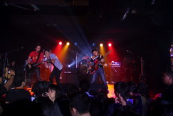 Pertunjukan Band Liquid Cafe Semarang