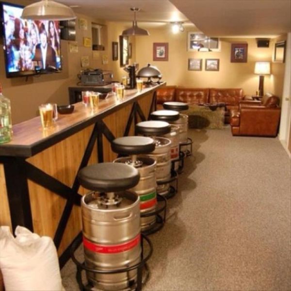 Beer keg bar stools and Esky table. Love This! I LOVE DIY