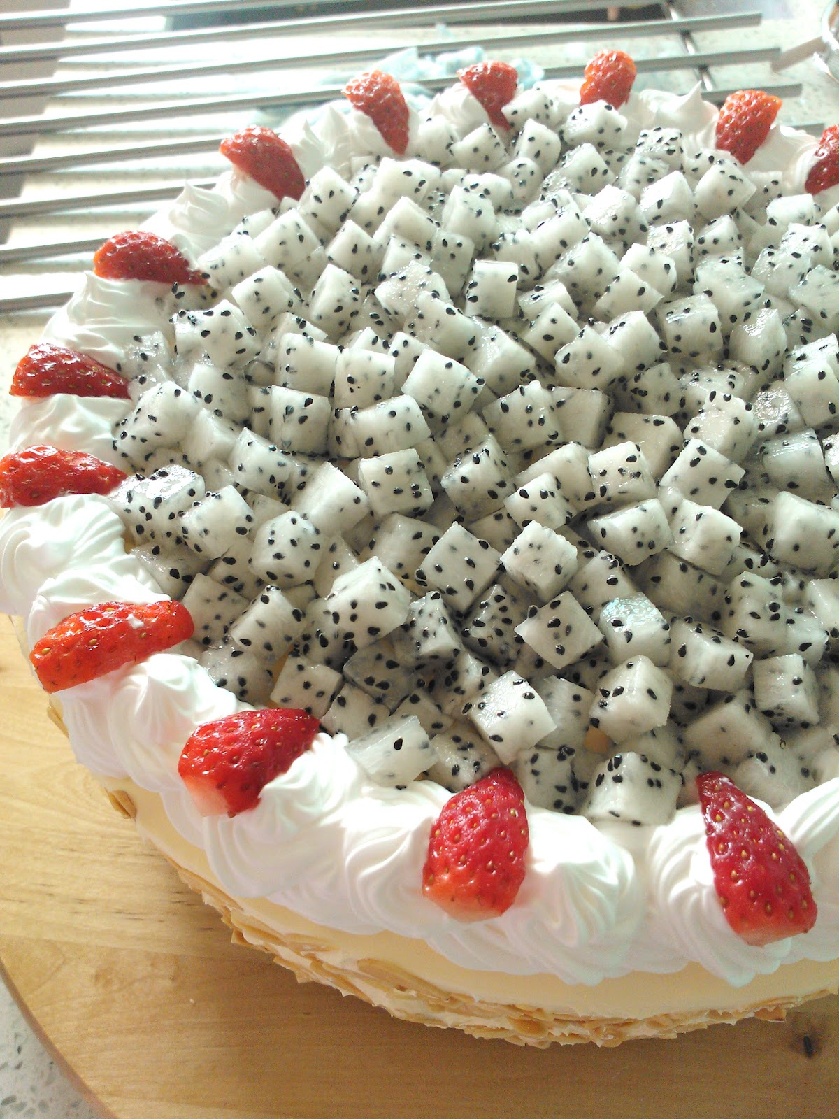 my.baking.studio Dragon Fruit Cake for Year of Dragon?