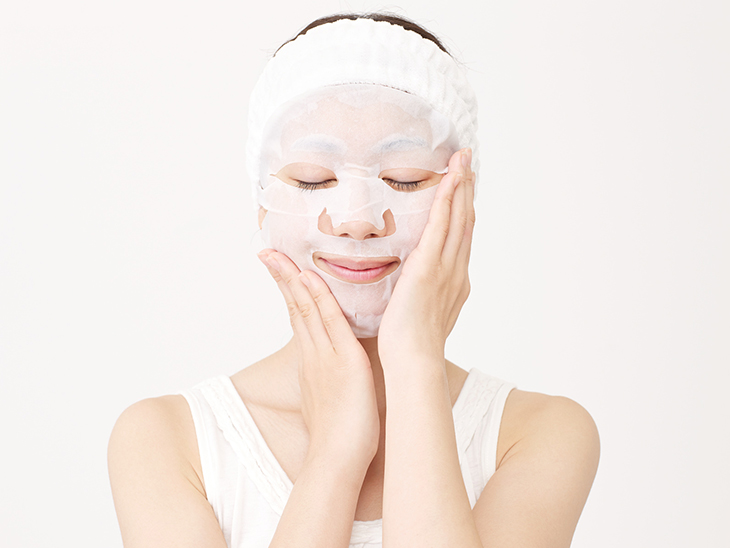 Facial hydrogel mask for plastic surgeons