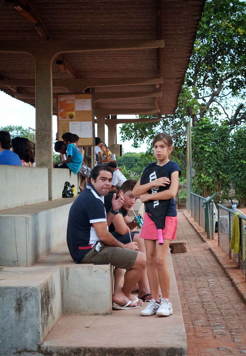 Pais e filhos prestigiaram o IV - Torneio das Escolas de tênis.