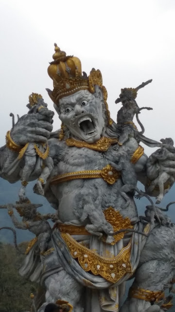 Kumbakarna Laga Jardín Botánico Bali