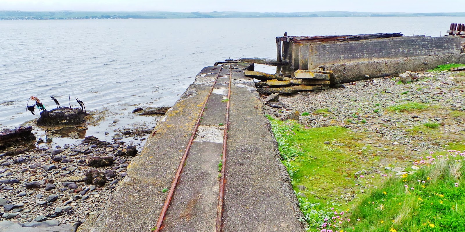 Backpacking travel & Outdoor adventure Day 12 Trekking 20.8km Loch