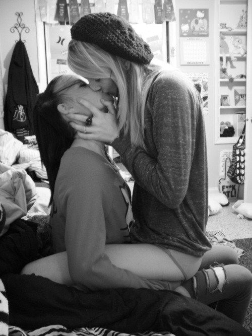 naked teen lesbians cuddling clindamyacin and bone penetration