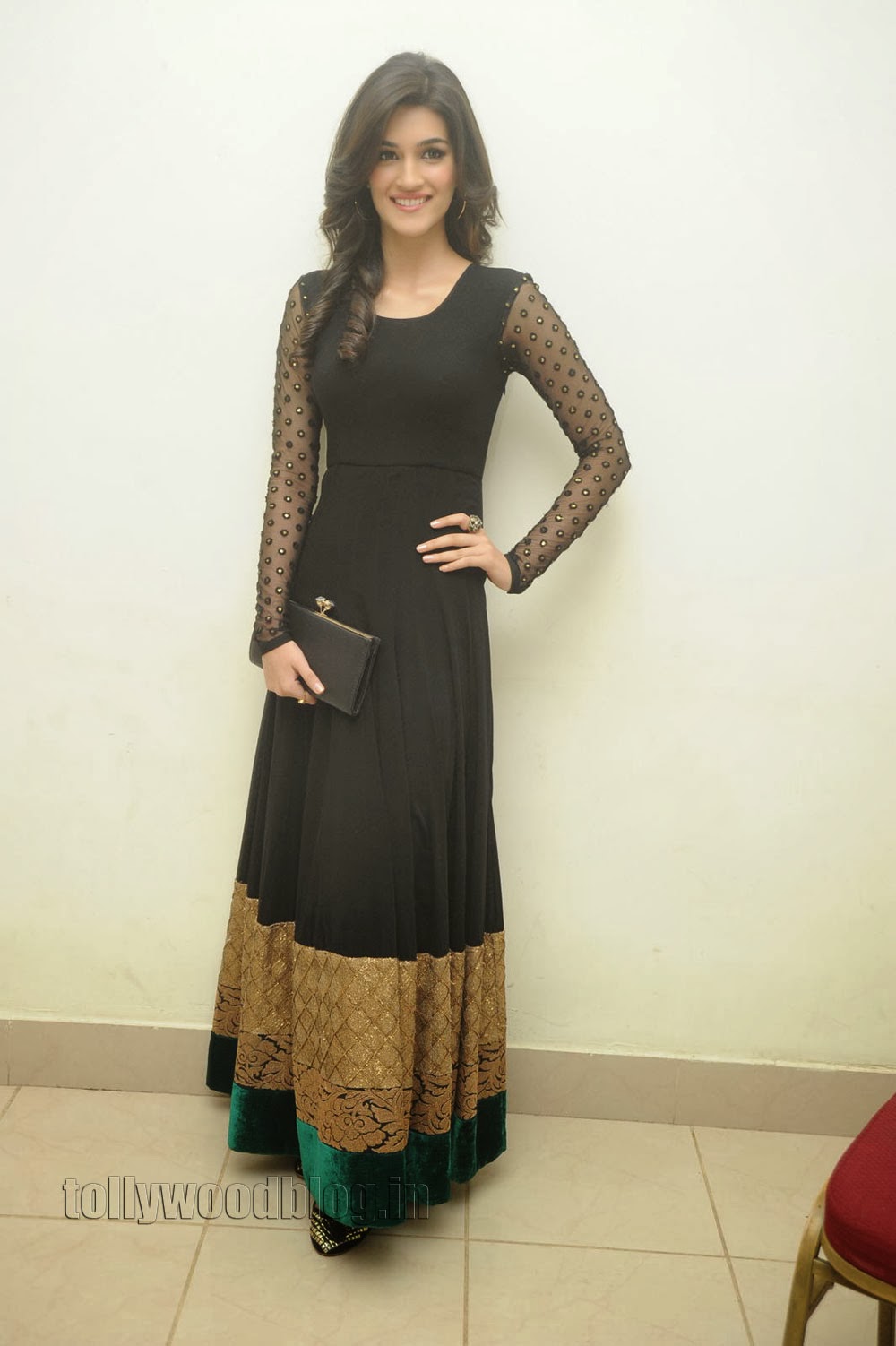1 Nenokkadine Heroine Kriti Sanon Photos Gallery