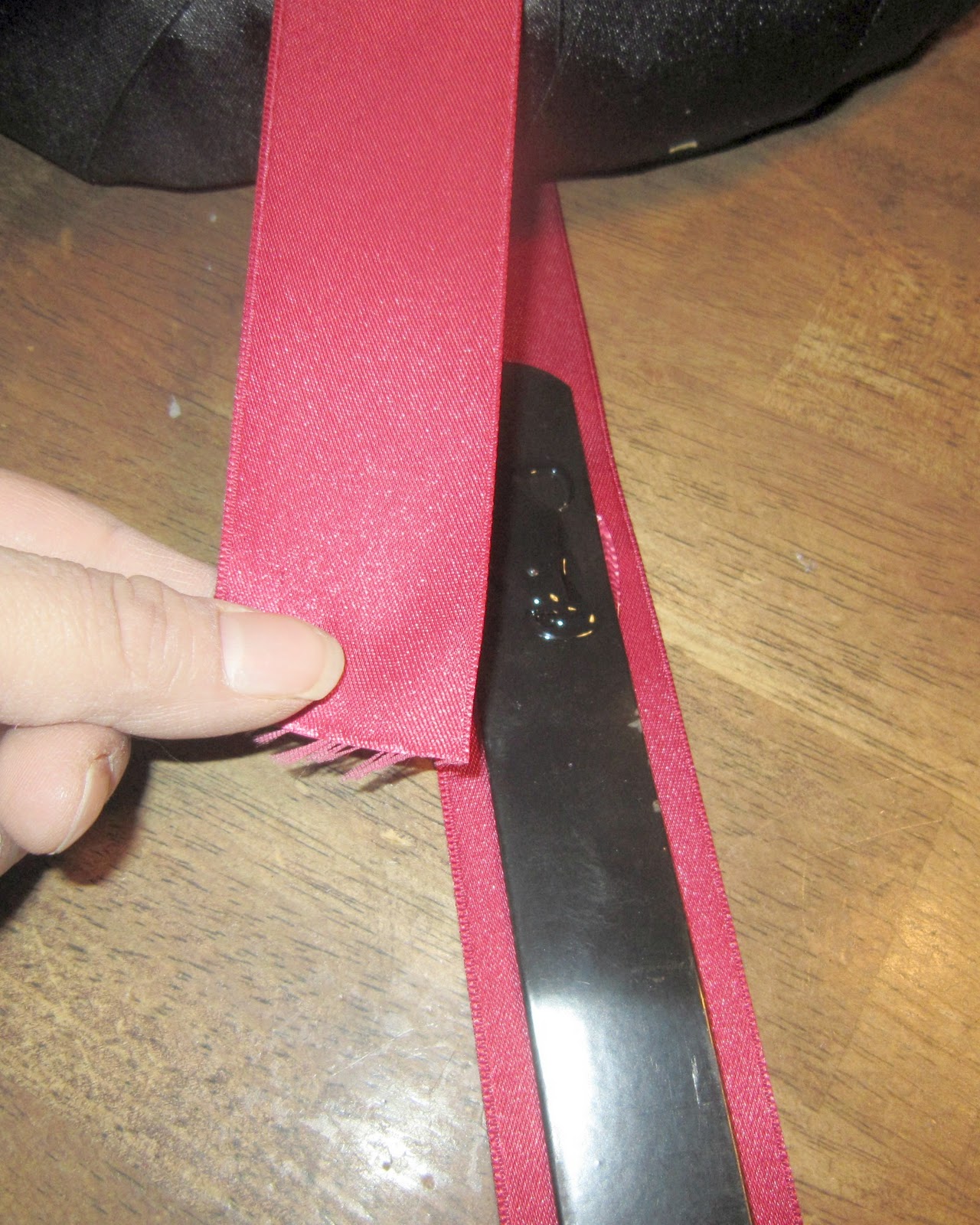 Lady Createalot Easy Ribbon Wreath Hanger Tutorial