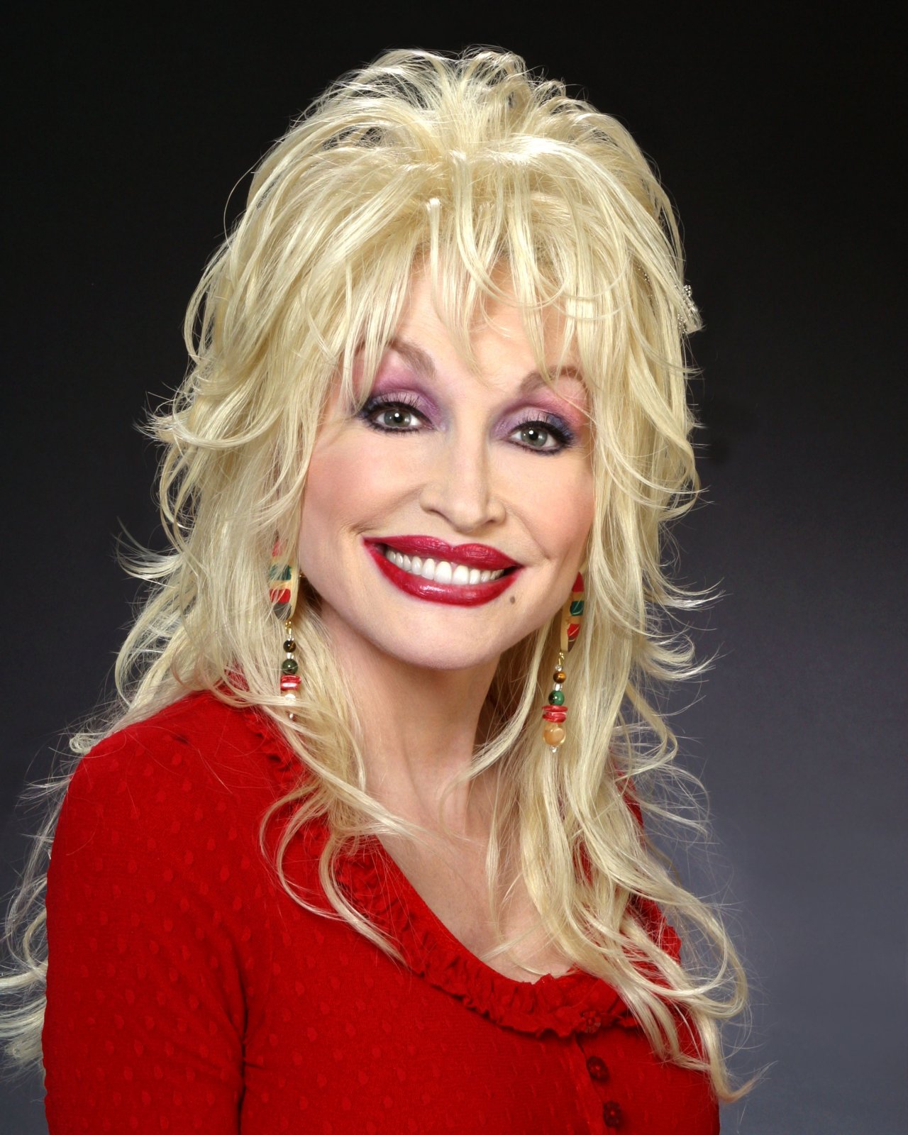 Dazzling Divas: Dolly Parton1280 x 1600