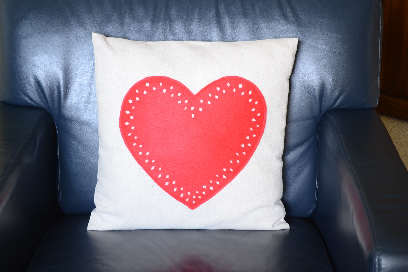 Blue Susan makes Heart Pillow + Quick Pillow Cover Tutorial
