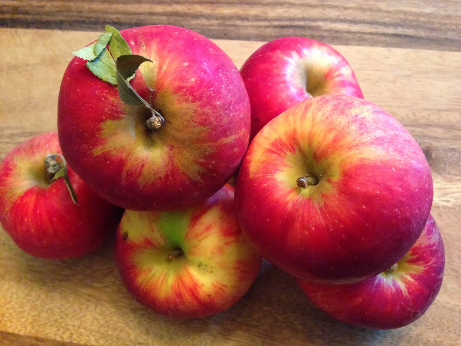 Let's Eat the Rainbow Candy Apple Cocktail