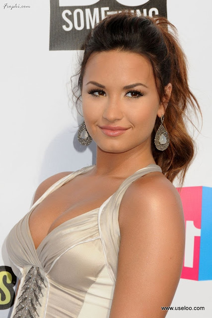 Demi Lovato 2011 VH1 Do Something Awards Bollywood Tags Hollywood