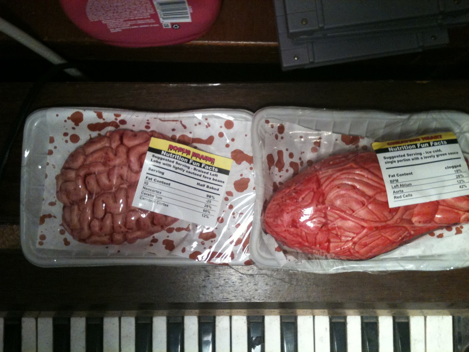 Sentient Vending Machine Halloweener 1 Fake Organs!