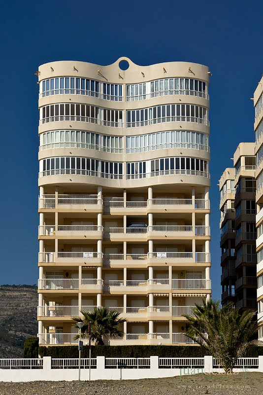 El cazador de Momentos: Un día en la playa - La Ciudad