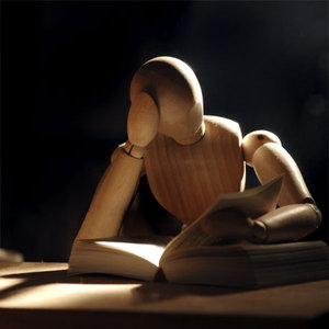 نقره لتكبير أو تصغير الصورة ونقرتين لعرض الصورة في صفحة مستقلة بحجمها الطبيعي