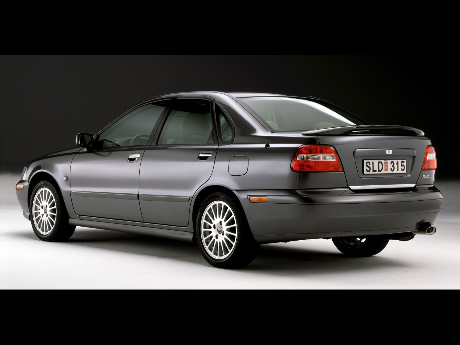 Volvo Passion - All About Volvo: The Volvo S40 (Older Model) 1999-2004