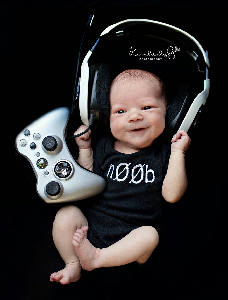 #12 Baby Gamer - 22 Geeky Newborns Who Are Following In Their Parents’ Nerdy Footsteps #12 Baby Gamer - 22 Geeky Newborns Who Are Following In Their Parents’ Nerdy Footsteps
