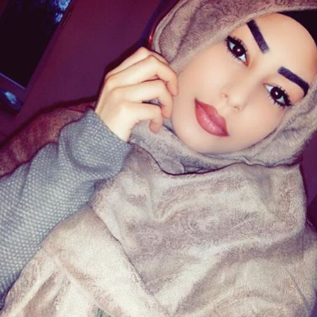 Résultat de recherche d'images pour "fille belle voilée dans instagram"