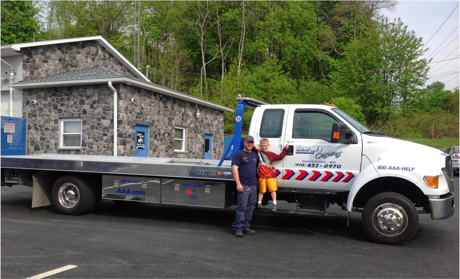 Employee at George's Custom Towing