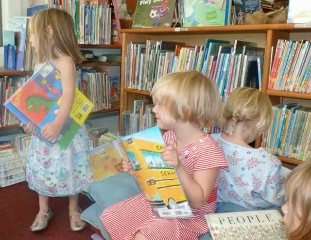 Preschoolers visit the library