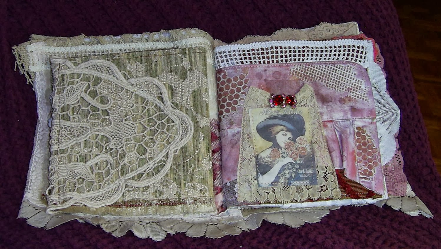 SEW IN ART: Lacy fabric journal