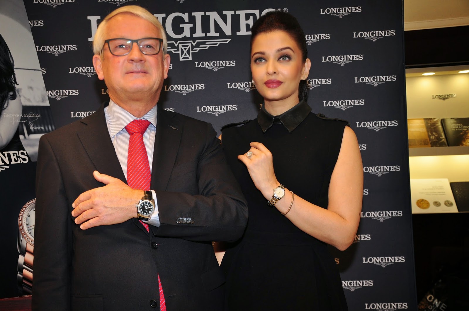  Aishwarya Rai Bachchan inaugurates Longines boutique