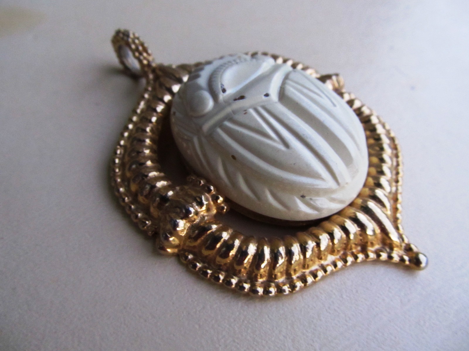 Vintage Guide, Photos, Tips for the Fashionistas Glorious vintage costume jewelry Vendome