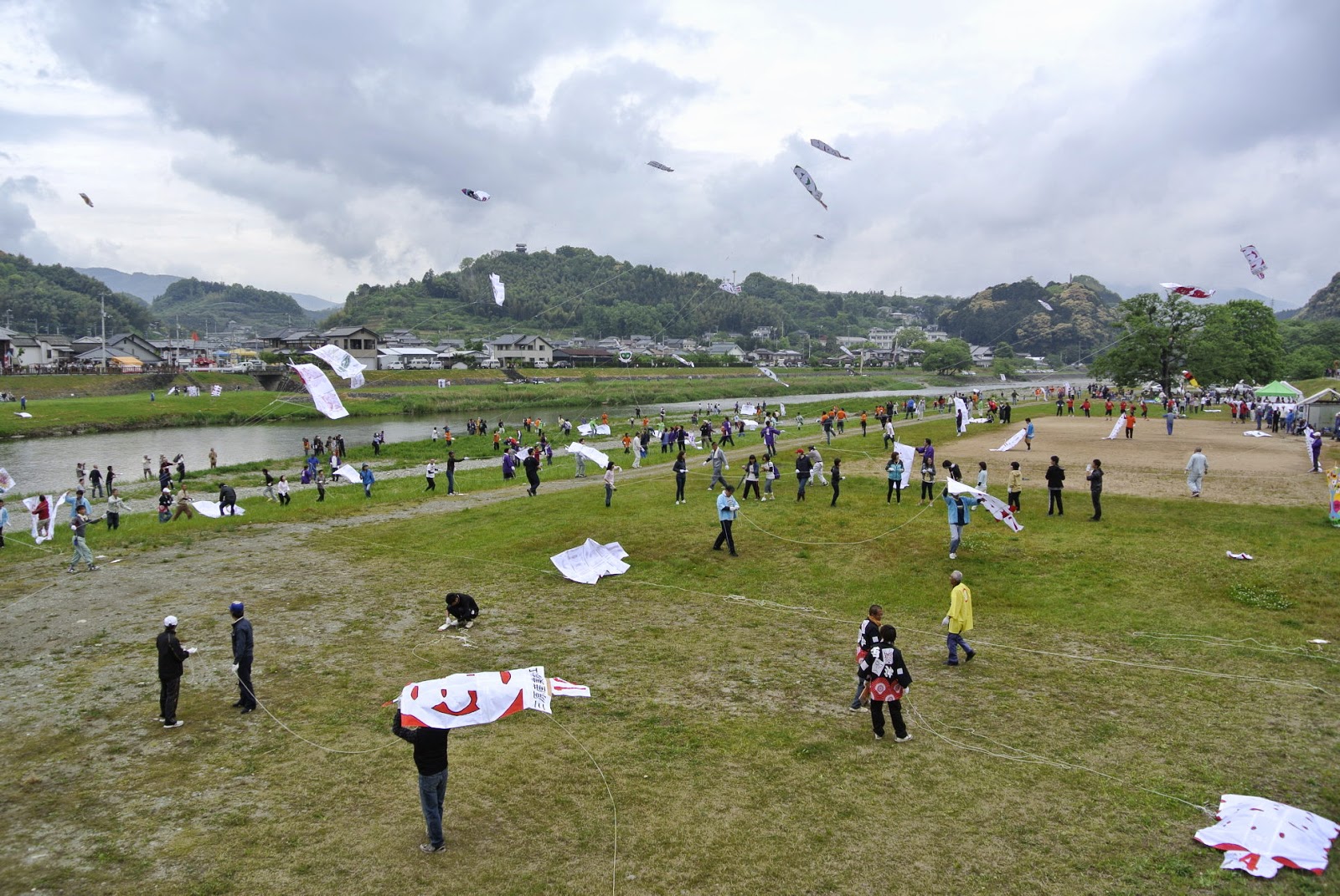 Nowvillage 愛媛の凧 いかざき大凧合戦